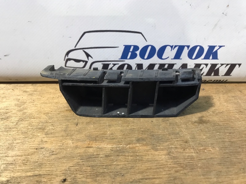 Клипса бампера Honda Fit 2002 GD3 L15A перед прав