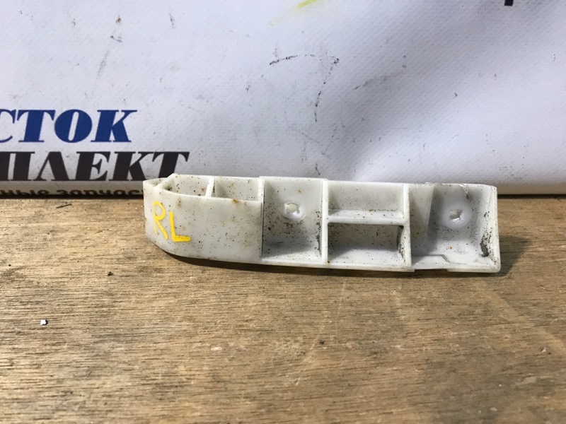 Клипса бампера Nissan March 2008 AK12 CR12DE зад лев