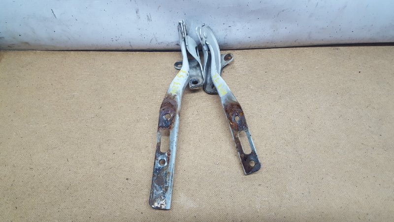 Петля капота Honda Fit GD1 L13A