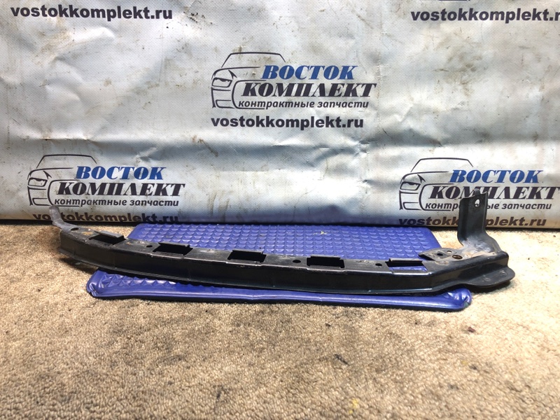 Планка под фару Honda Odyssey 2004 RB1 K24A перед прав