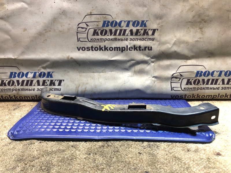 Планка под фару Honda Fit GD1 L13A перед прав