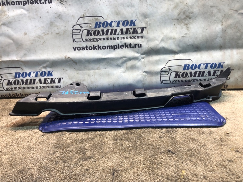 Планка под фару Honda Edix 2005 BE3 K20A перед прав