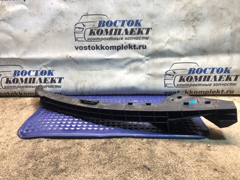 Планка под фару Honda Elysion RR1 K24A перед прав