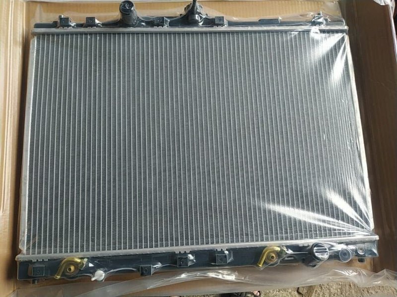 Радиатор двигателя Honda Legend KA9 C35A