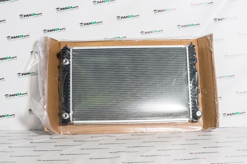 Радиатор двигателя Audi A4 8D2