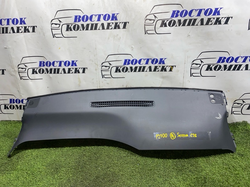 Накладка на торпедо Nissan Serena C26