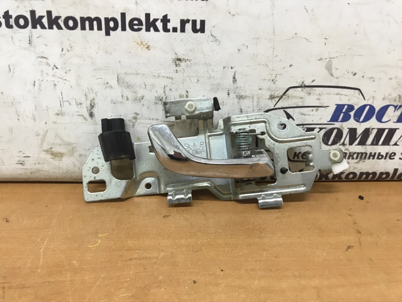 Ручка двери внутренняя Honda Airwave 2006 GJ1 L15A перед прав