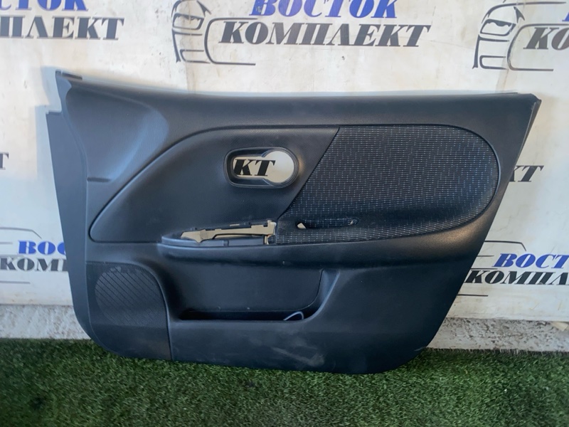 Обшивка двери Nissan Note 2009 E11 HR15DE перед прав