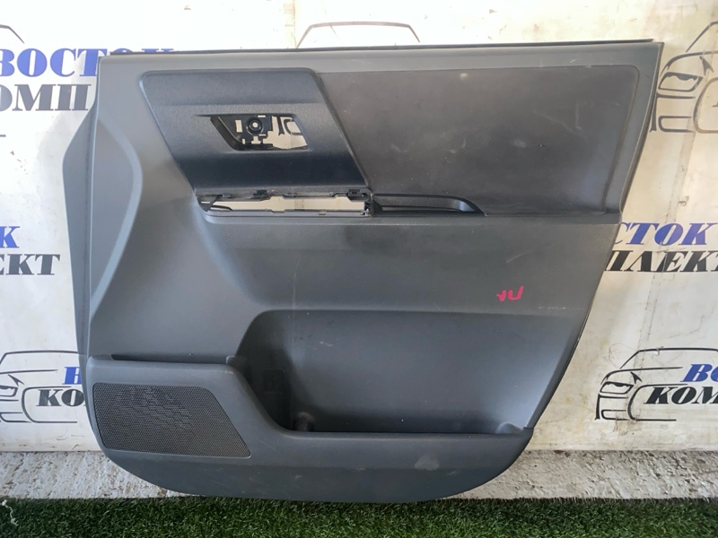 Обшивка двери Toyota Voxy 2009 ZRR70G 3ZR-FE перед прав
