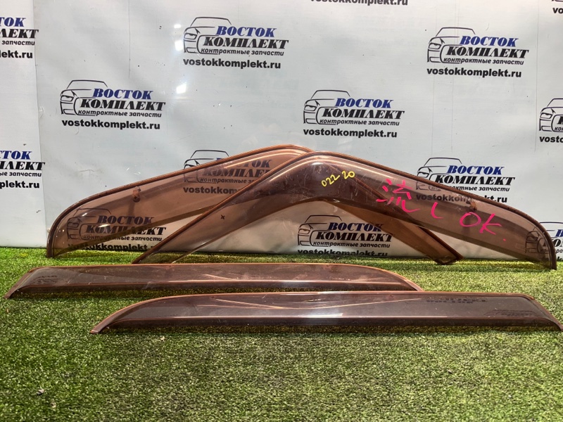 Ветровик Nissan Cube BZ11 CR14DE