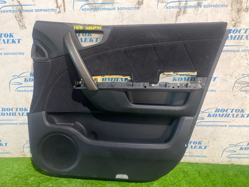 Обшивка двери Honda Elysion 2006 RR1 K24A перед прав