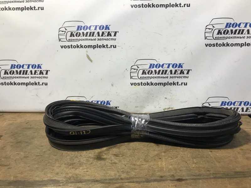Уплотнительная резинка двери багажника Nissan Serena 2006 C25 MR20DE