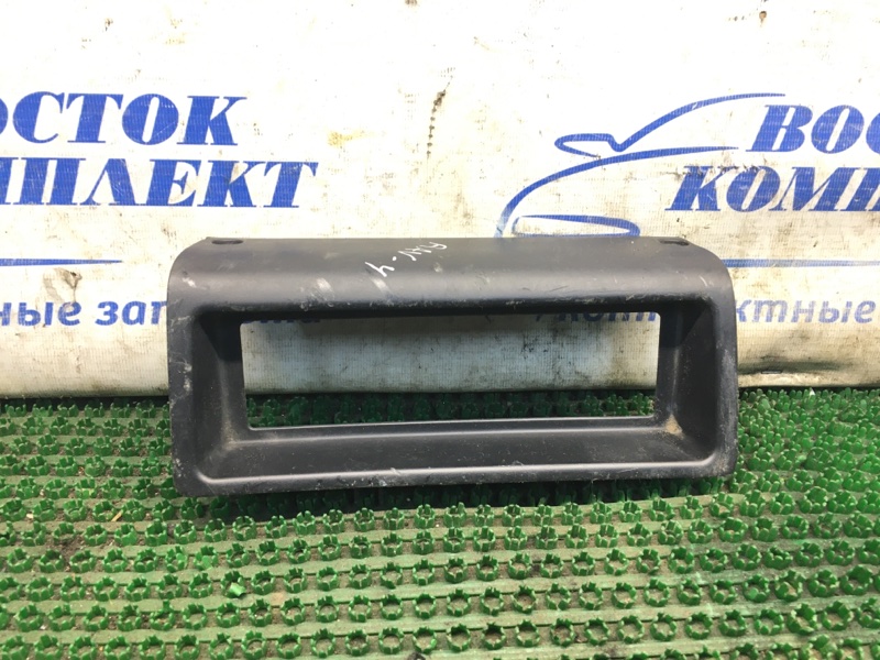 Консоль магнитофона Toyota RAV4 1995 SXA11 3S-FE