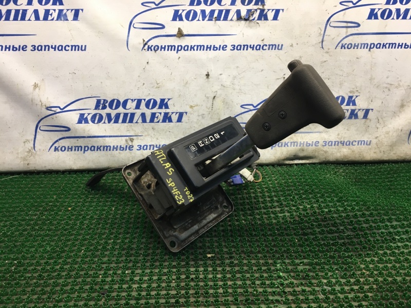 Рычаг переключения КПП Nissan Atlas 2000 sp4f23 td27