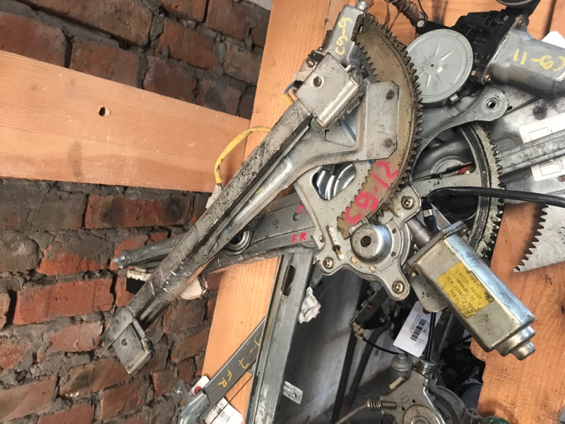 Стеклоподъемник Nissan Elgrand ATWE50 ZD30 перед лев