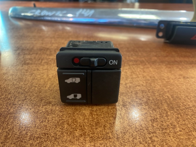 Кнопка открывания двери Honda Freed 2010 GB3 L15A