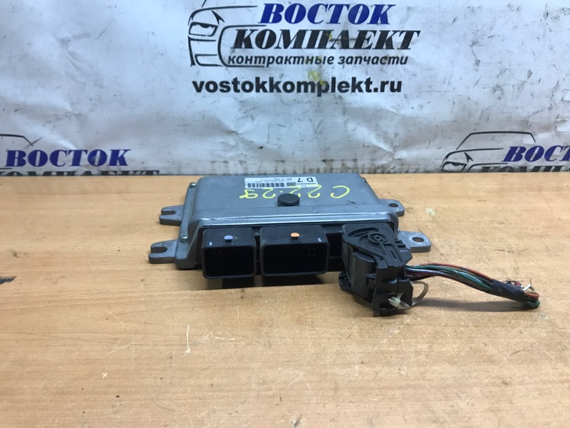 Блок управления ДВС Nissan Serena 2010 C25 MR20DE