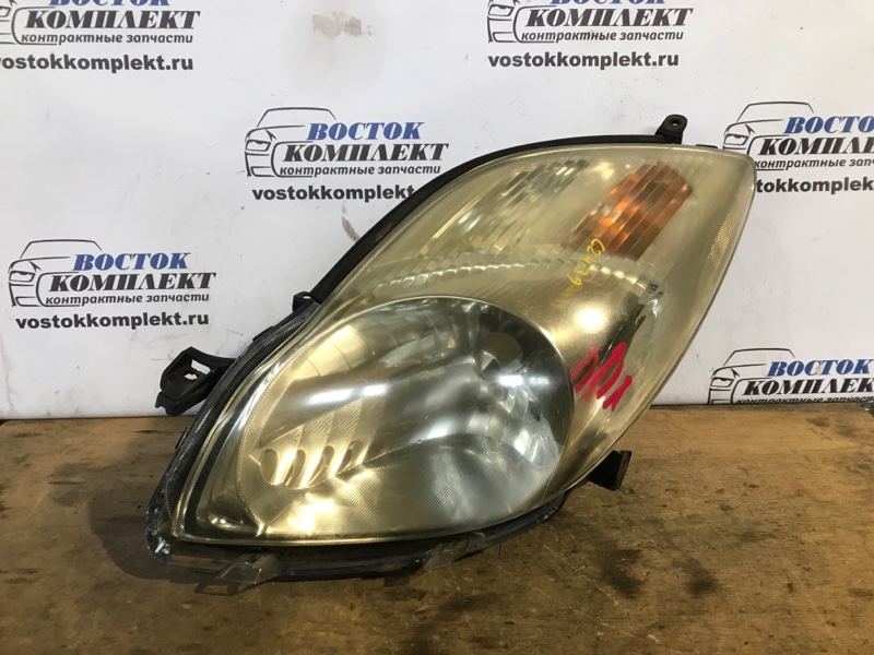 Фара Toyota Vitz 2009 KSP90 1KR-FE лев