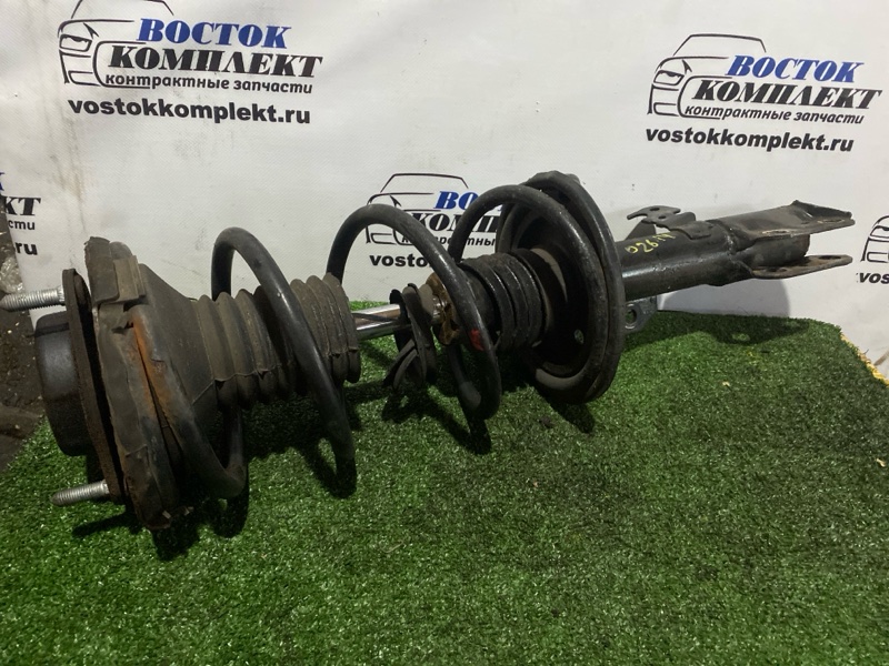 Стойка подвески Toyota Voxy 2005 AZR60G 1AZ-FSE перед прав
