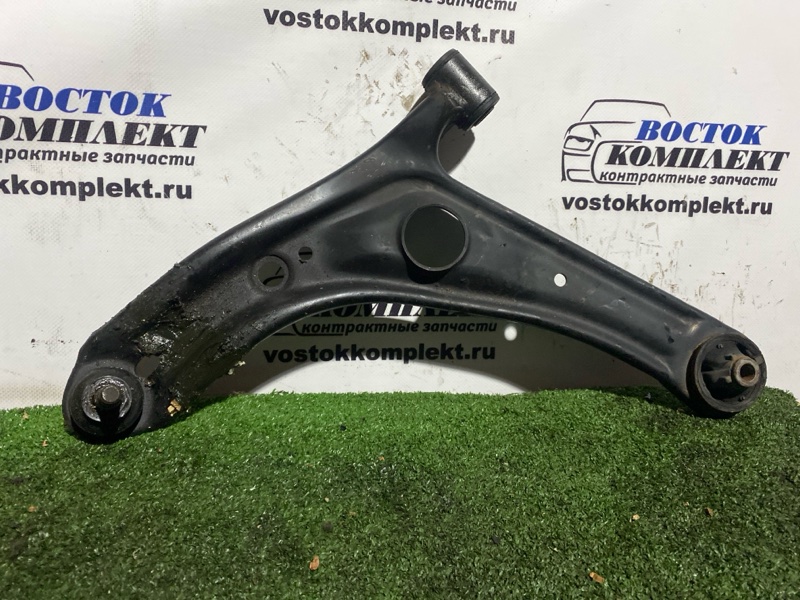 Рычаг подвески Toyota Vitz 2003 SCP13 2SZ-FE перед лев