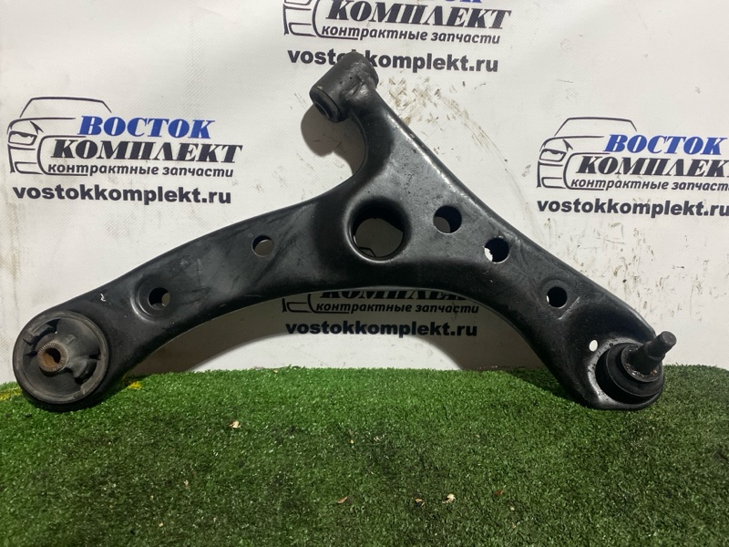 Рычаг подвески Toyota Voxy 2007 AZR60 1AZ-FSE перед прав