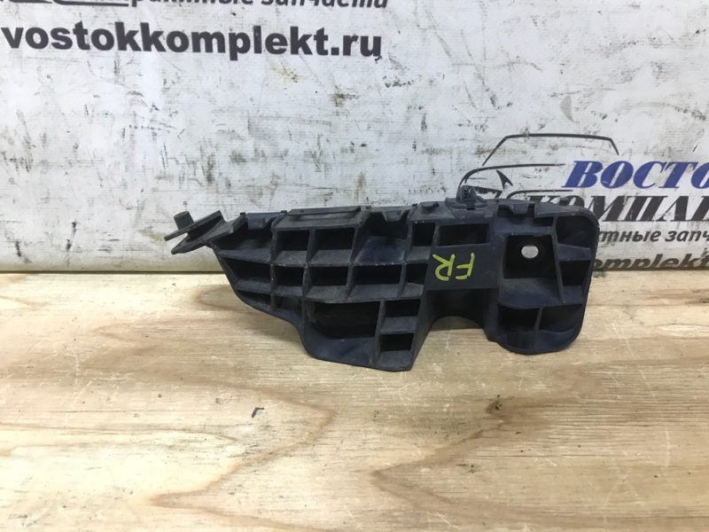 Клипса бампера Suzuki Swift ZC72S K12B перед прав