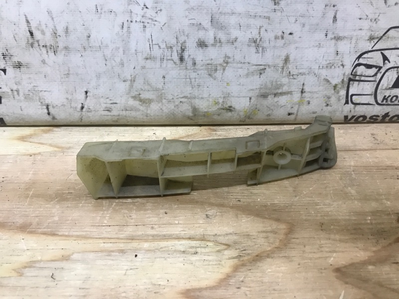 Клипса бампера Nissan Cube 2007 BZ11 CR14DE перед прав