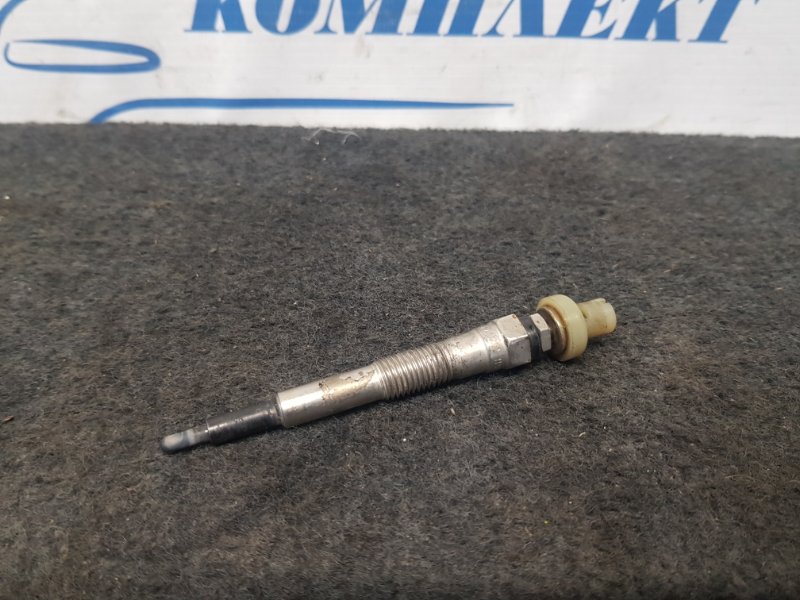 Свеча накала Toyota Hiace KZH106G 1KZ-TE