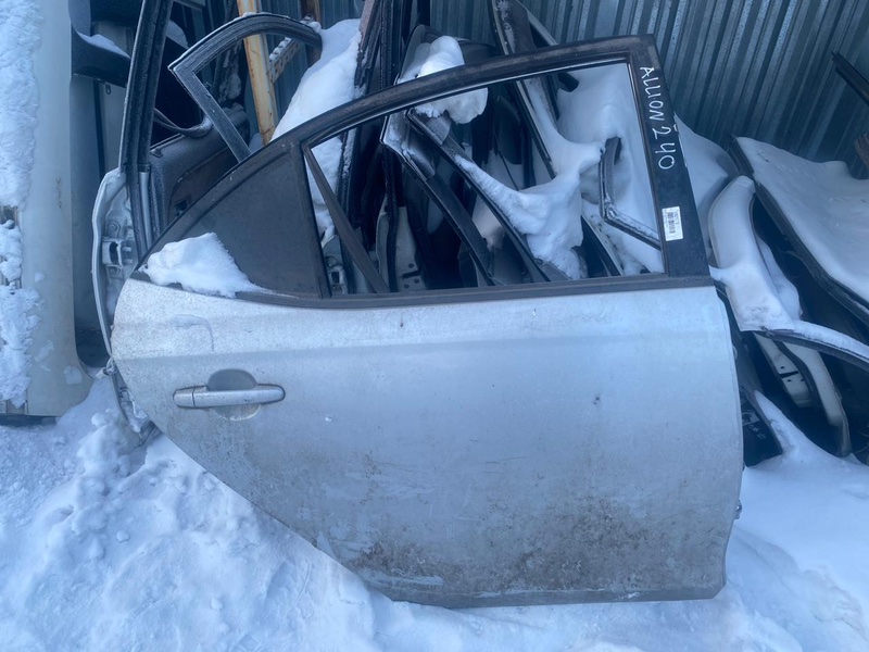 Дверь боковая Toyota Allion AZT240 зад прав