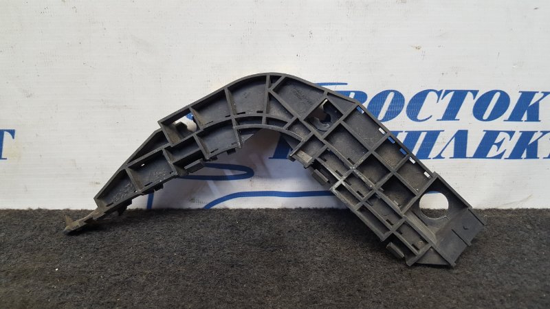 Клипса бампера Honda Mobilio Spike 2004 GK2 L15A зад прав