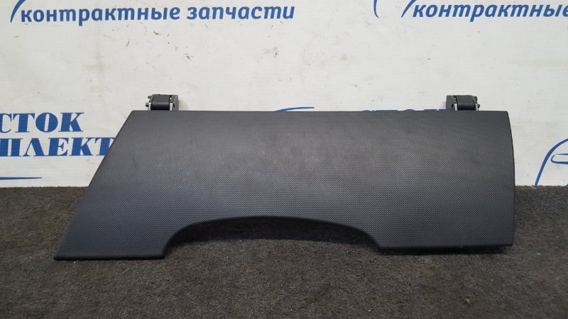 Крышка бардачка Toyota Voxy AZR60