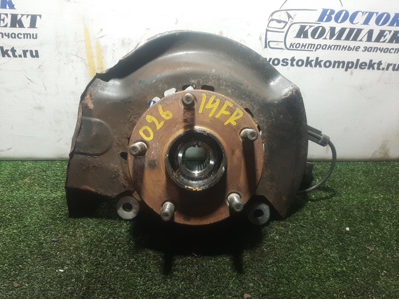 Ступица Toyota Voxy 2005 AZR60G 1AZ-FSE перед прав