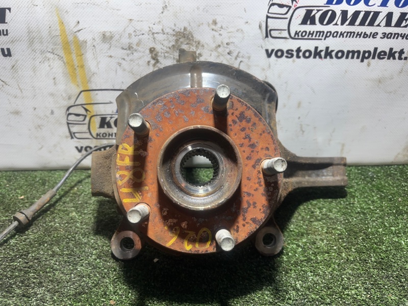 Ступица Nissan Serena 2006 CNC25 MR20DE перед прав