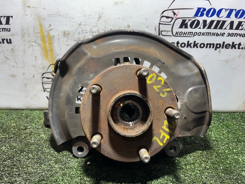 Ступица Toyota Voxy 2009 ZRR70W 3ZR-FE перед лев