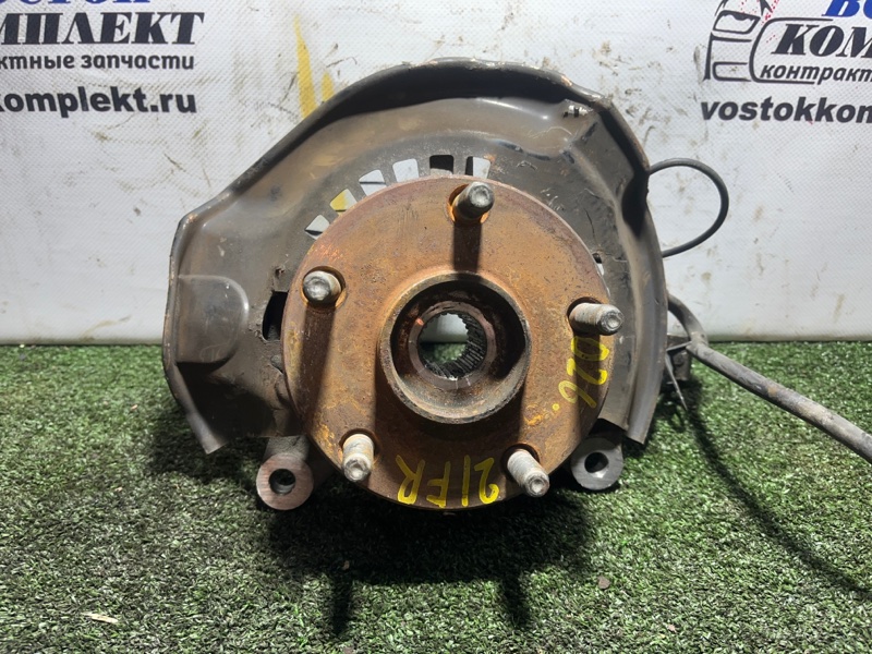 Ступица Toyota Voxy 2009 ZRR70W 3ZR-FE перед прав