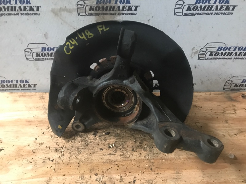 Ступица Toyota Voxy 2004 AZR60G 1AZ-FSE перед лев