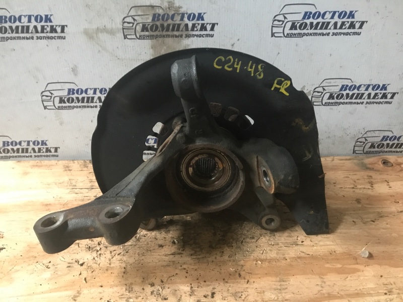 Ступица Toyota Voxy 2004 AZR60G 1AZ-FSE перед прав