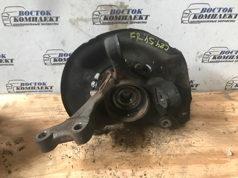 Ступица Toyota Voxy 2006 AZR60G 1AZ-FSE перед прав