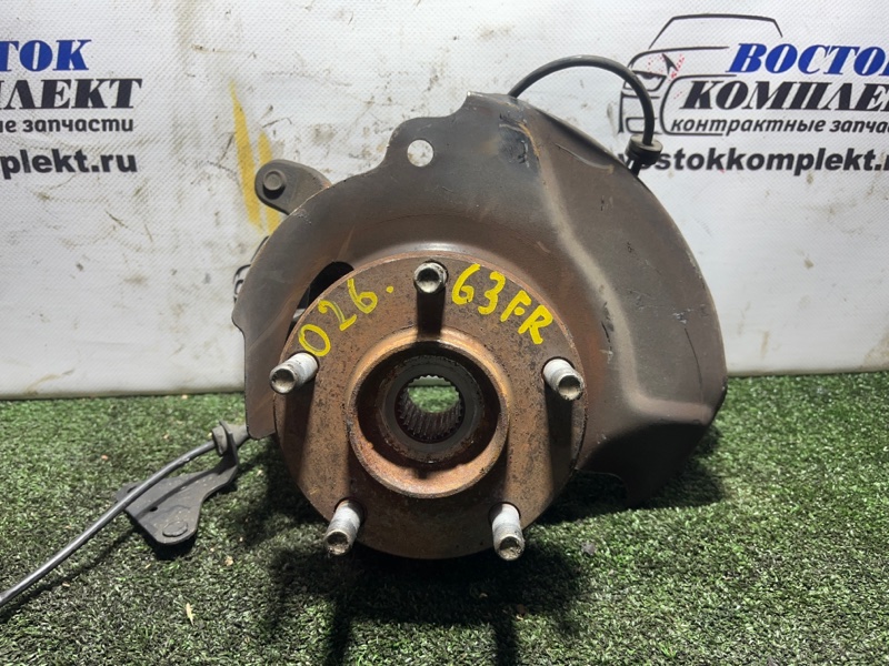 Ступица Nissan Serena 2002 TC24 QR20DE перед прав