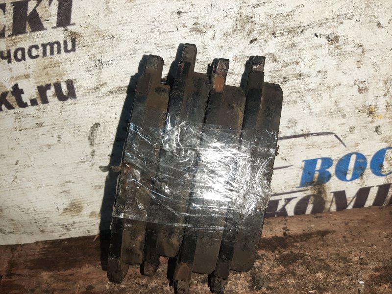 Колодки тормозные Toyota Vitz 2003 SCP13 2SZ-FE перед