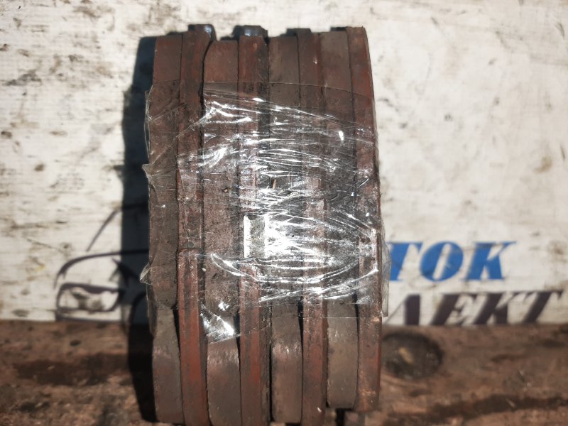 Колодки тормозные Toyota Noah 2004 AZR65 1AZ-FSE перед