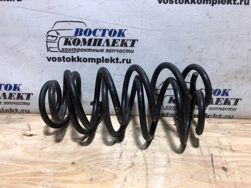 Пружина подвески Nissan Elgrand 2007 E51 VQ35DE зад