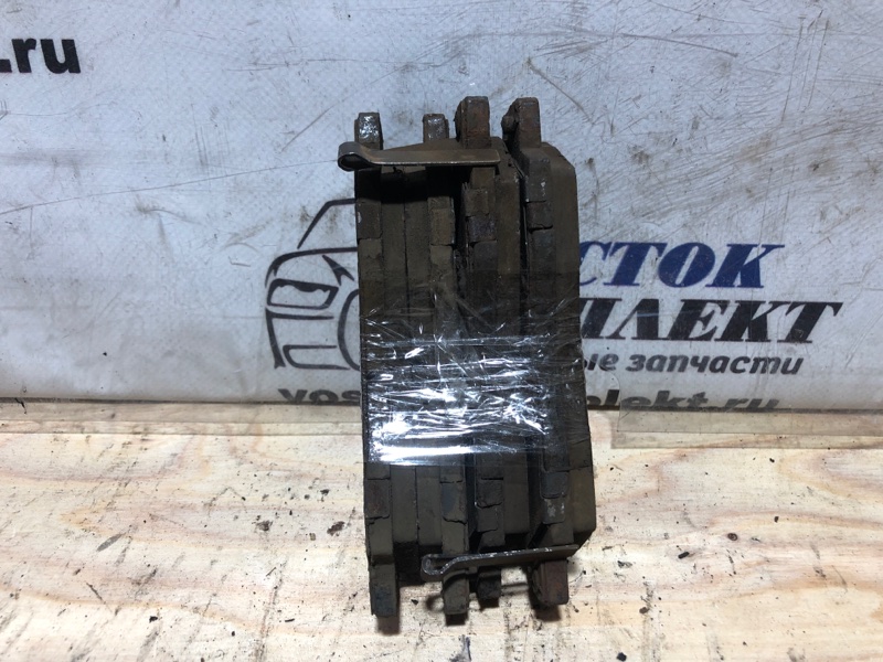 Колодки тормозные Honda Stepwgn 2004 RF4 K20A перед