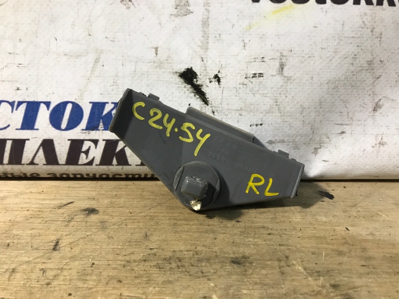 Клипса бампера Toyota Voxy 2006 AZR60G 1AZ-FSE зад лев