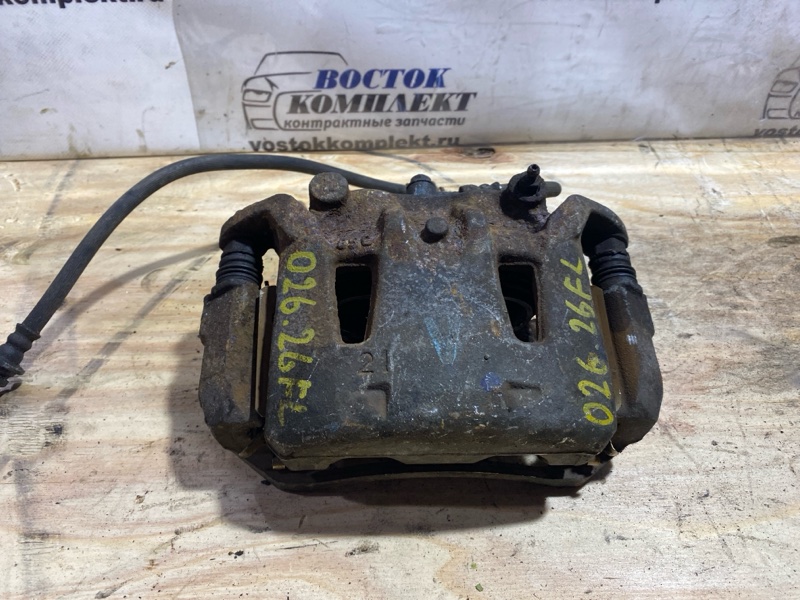 Суппорт Nissan Serena 2006 CNC25 MR20DE перед лев