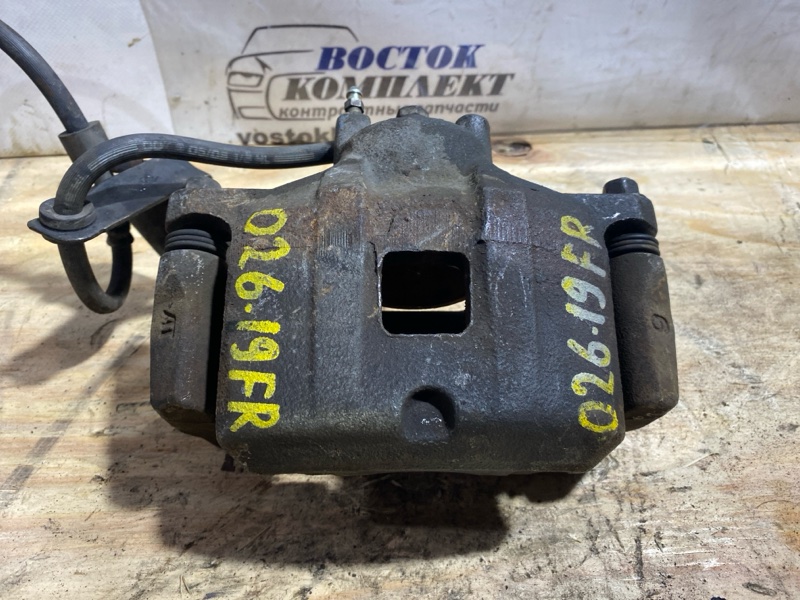 Суппорт Mitsubishi Delica D:5 2008 CV5W 4B12 перед прав