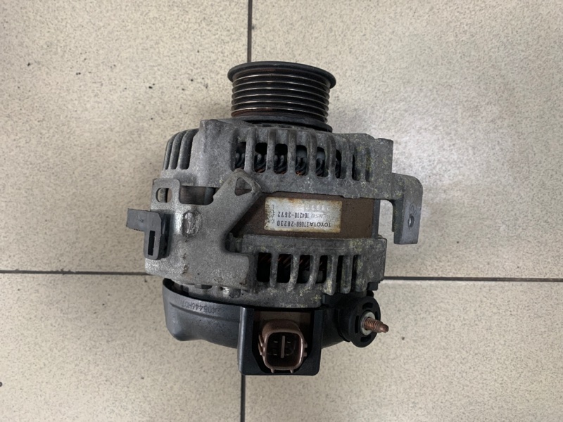 Генератор Toyota Voxy 2006 AZR65G 1AZ-FSE