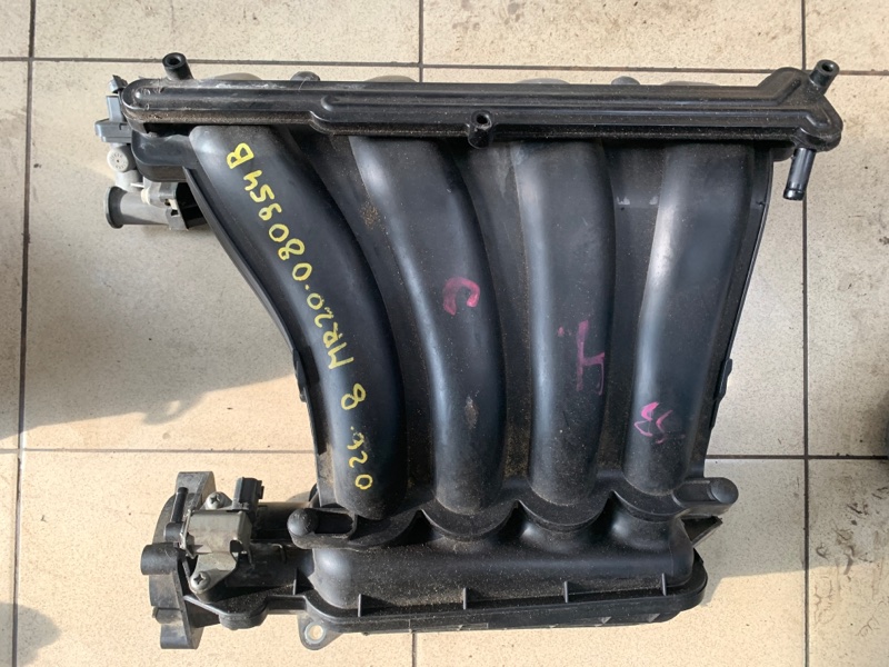 Коллектор впускной Nissan Serena 2010 C25 MR20DE