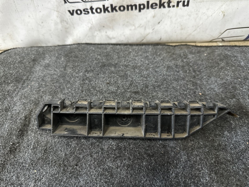 Клипса бампера Honda Odyssey 2004 RB1 K24A перед лев