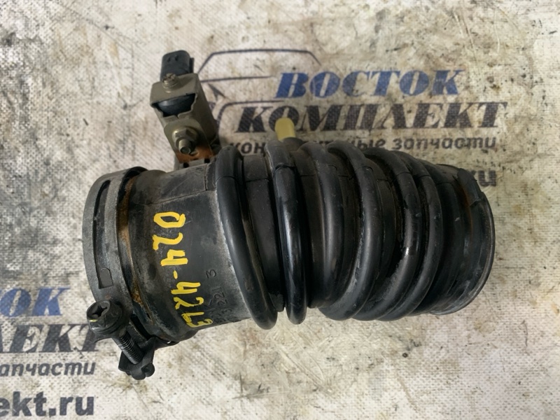 Патрубок воздушного фильтра Mazda Atenza GG3S L3-VE